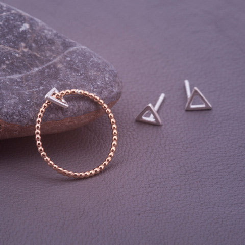 сребърнен пръстен със злато триъгълник feelosophy whisper
